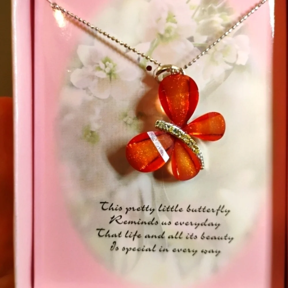 New Crystal Butterfly Necklace Silver‎ Tone